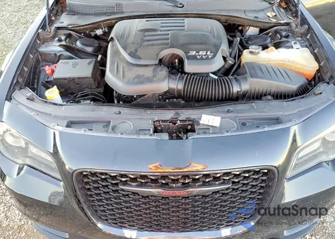 2021 Chrysler 300 S z USA, uszkodzony, nr VIN 2C3CCABG6MH549907